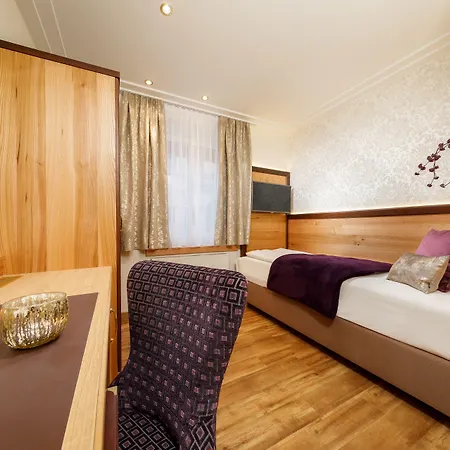 Hotel Schlosskrone 4*