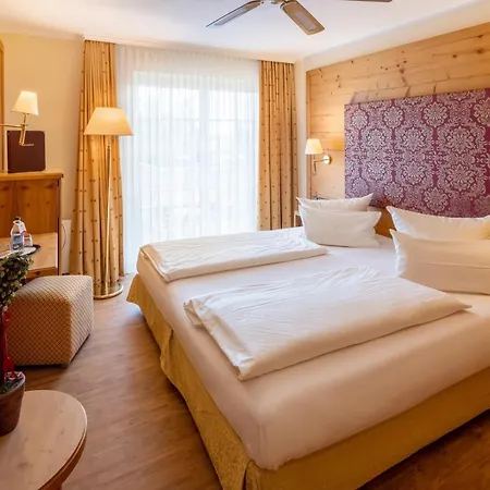 Hotel Schlosskrone 4*